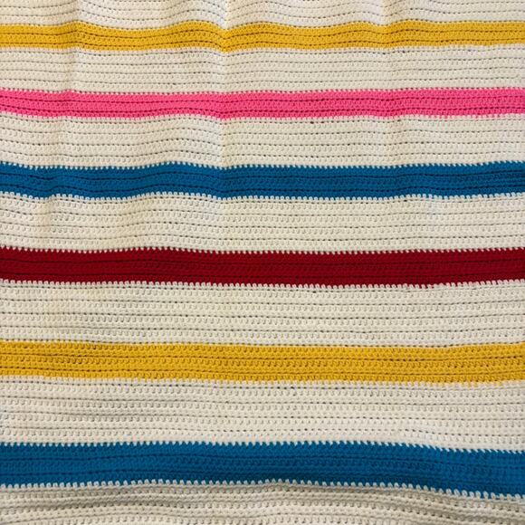 Handmade VTG White Pink Yellow Blue Afghan Blanket Soft Retro 34 in x 35 in - Picture 6 of 6